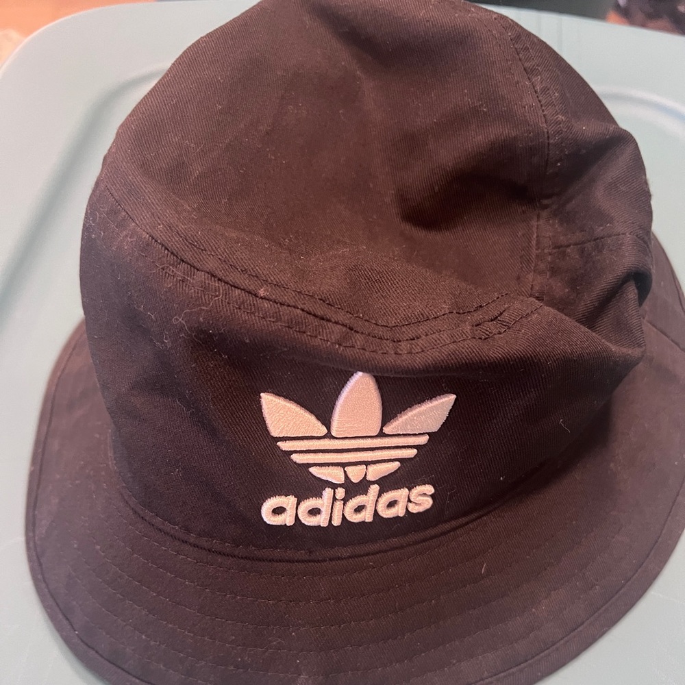 Adidas bucket hat